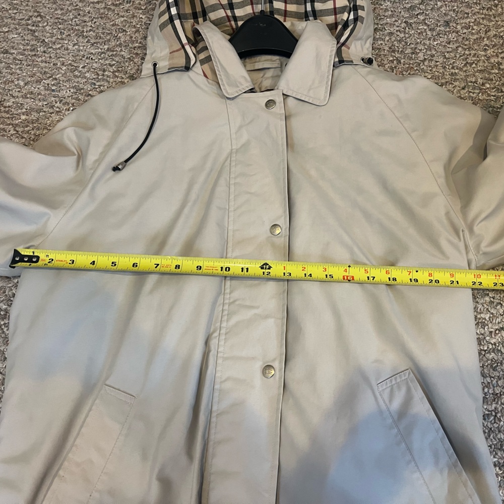 Burberry Tan trench/rain coat - Picture 7 of 8